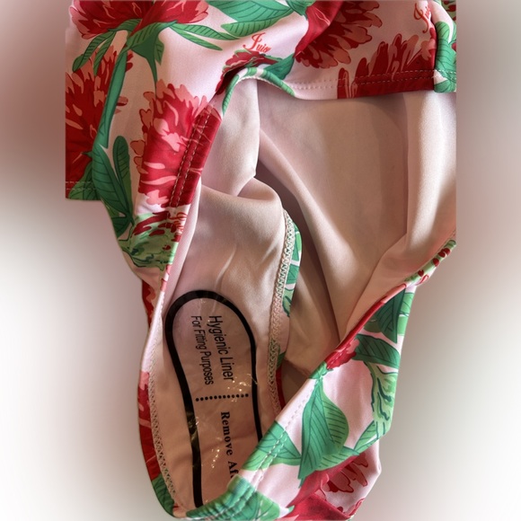 Juicy Couture -1 Piece Twist Front- Belted Sash & Front Keyhole Swimsuit. Sz. L - Picture 4 of 5